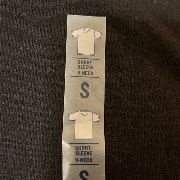 Old Navy Black V-Neck Tee - Picture 3 of 4